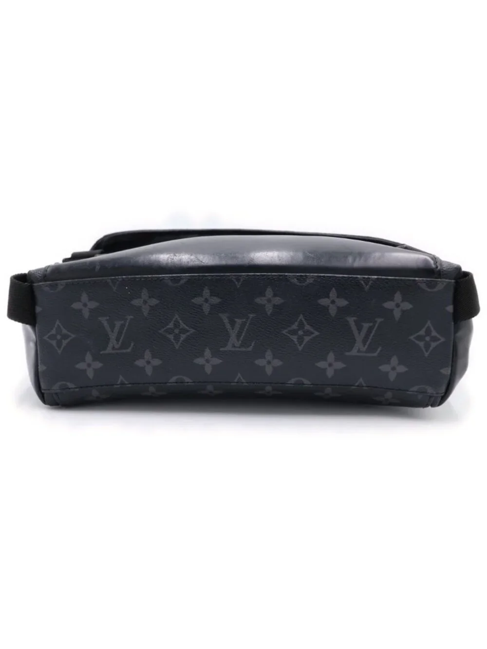 Louis Vuitton Monogram Eclipse Messenger Voyage Shoulder Bag Black Leather